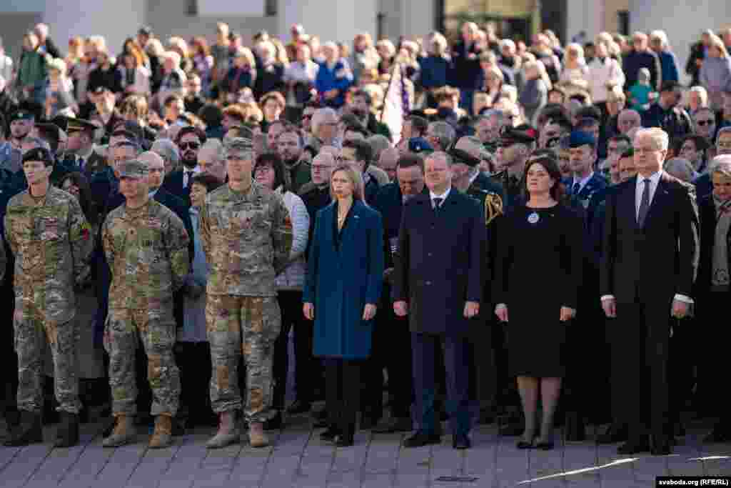 У Вільні разьвітваюцца з амэрыканскімі вайскоўцамі, якія загінулі на палігоне ў Падбродзьдзі. 3 красавіка 2025 году