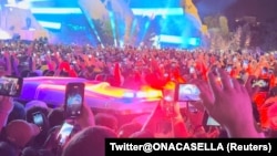 Фестиваль болуп жаткан жерге келген "Тез жардам" автоунаасы. 