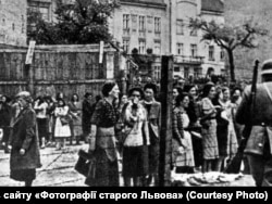 Облава на єврейських жінок, єврейська дільниця