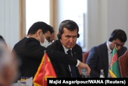 Daşary işler ministri Reşit Meredow Owganystanyň goňşy ýurtlarynyň DIM-leriniň başlyklarynayň maslahatyna gatnaşýar. Tähran, 27-nji oktýabr, 2021.