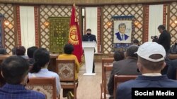 Сүрөт Сейитбек Атамбаевдин «Фейсбуктагы» баракчасынан алынды.