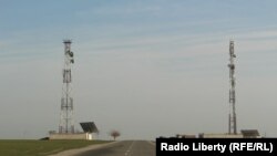 آرشیف، آنتن‌های شبکه های مخابراتی در ولایت کندز. (عکس جنبه تزئینی دارد.)