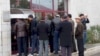 Balkanyň bankomatlarynda ýene nagt pul tapdyrmaýar; adamlar uly nobatlara durýar