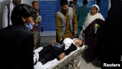 یک دانش‌آموز زخمی حمله بر مکتب سیدالشهدا در غرب کابل