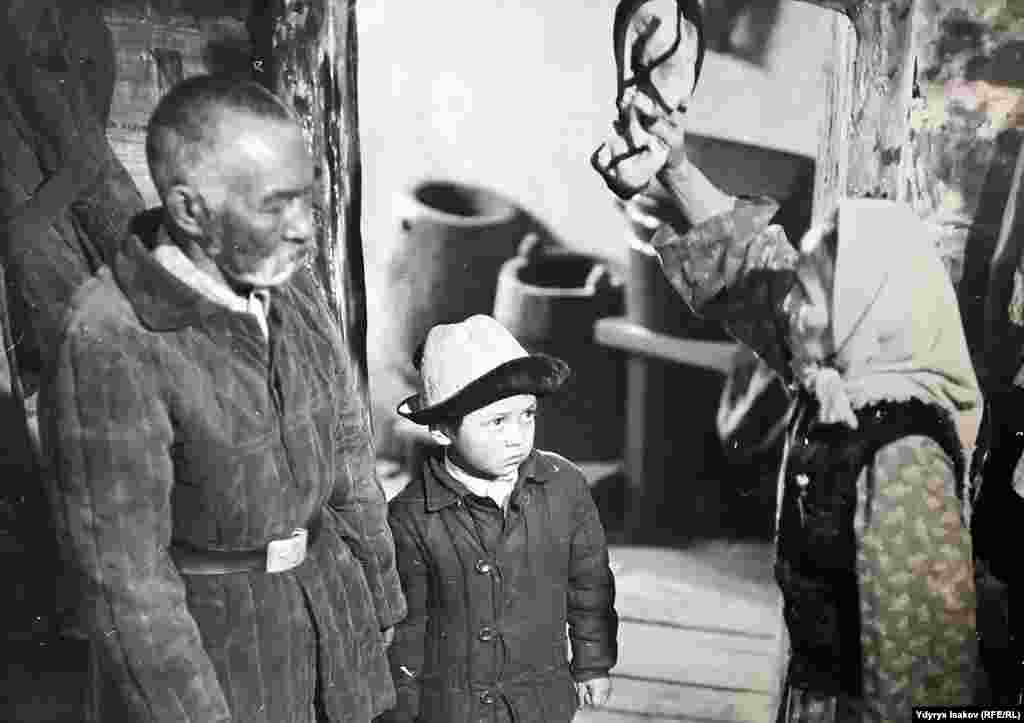 &quot;Ак-Кеме&quot;. Нургазы менен Момун чал.