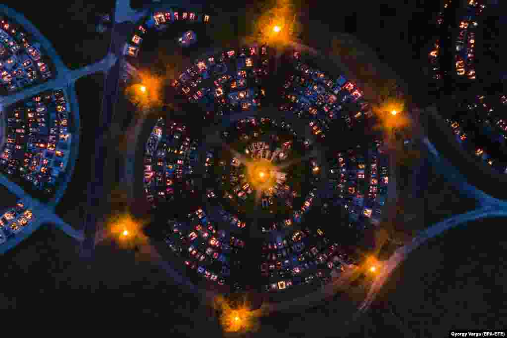 Свічки на кладовищі Залаегерсег, Угорщина