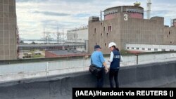 HAEA missiýasynyň agzalary 1-nji sentýabrda Russiýanyň gözegçiligindäki Zaporižýa ýadro elektrik stansiýasyna baryp görýärler.