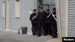 Італьянскія карабінэры ў часе адной з апэрацый супраць мафіі, ілюстрацыйнае фота. 