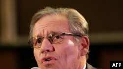 Американский журналист Боб Вудворд требует, чтобы Белый дом четко определил свою позицию по отношению к скандалу с давлением Налогового управления на НКО 