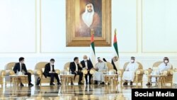 Президент Садыр Жапаров жана БАЭнин жаңы президенти Мухаммад бин Заед Аль Нахайян.