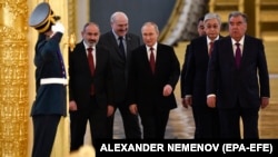 Путин жана ЖККУга мүчө өлкөлөрдүн президенттери. Москва. 2022-жыл