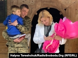 Тетяна і Вікторія з Маріуполя з молодшим сином