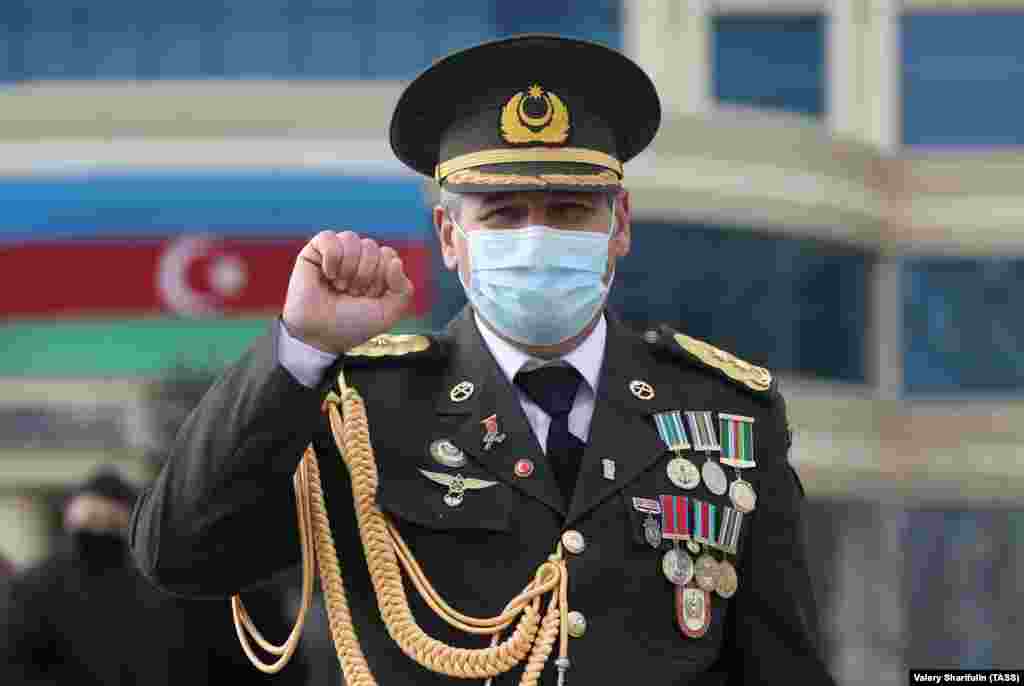 Підполковник армії Азербайджану Ельмар Хюсейн &ndash; ветеран воєн за Нагірний Карабах іще з початку 1990-х років. Він брав участь і в останньому конфлікті, що протривав із 27 вересня до 9 листопада