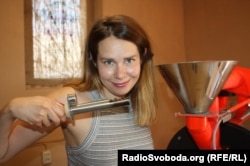 Ольга Арчибасова на грант купила оборудование для обжаривания кофейных зерен