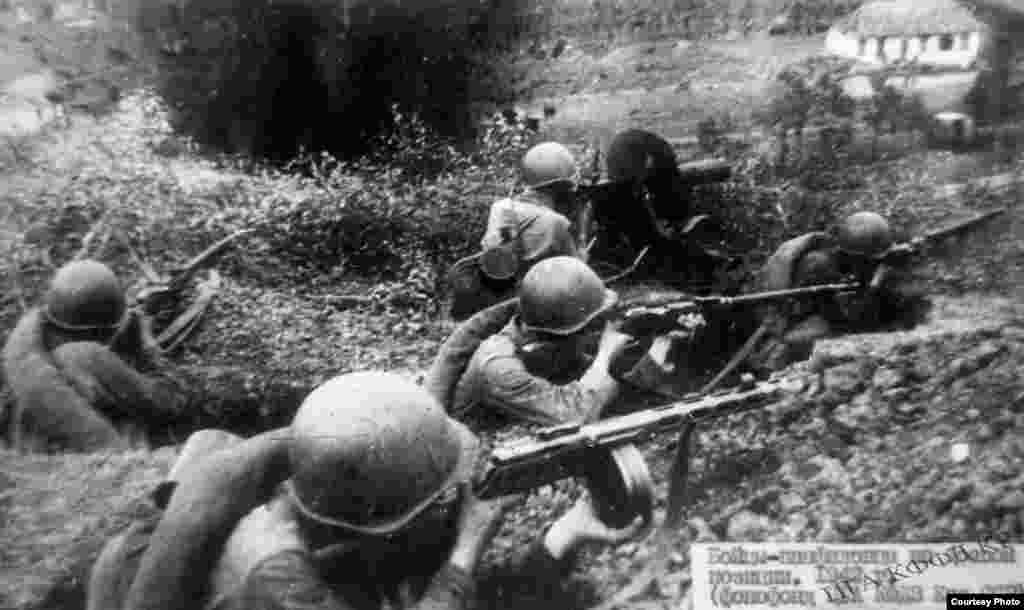 Кыргызстан 360 миңден ашуун жаранын же ар бир төртүнчү кишини армияга жөнөткөн.&nbsp;