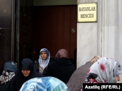 Истанбул мәчетләре хатын-кызлар һәм ир-атлар өчен бертигез шартлар тудырырга тиеш