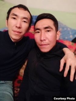 Бауржан Кадырбеков (справа).