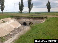 Канал для води, Крим, 12 травня 2014 року