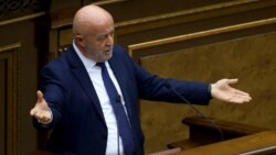 Աղազարյանը հայտարարում է Փաշինյանին անվստահություն հայտնելու գործընթաց սկսելու մասին