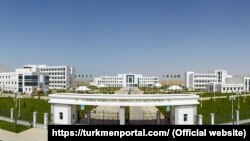 Ашхобод яқинидаги Чўганли касалхонаси.