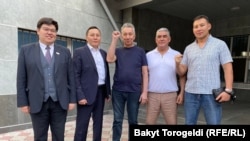 Октябрь окуясы боюнча иште акталгандар: Темирлан Султанбеков, Жеңиш Молдокматов, Фарид Ниязов, Курсан Асанов, Канат Сагымбаев. Бишкек. 28-июнь, 2022-жыл.