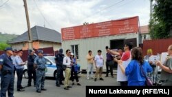 Қытай консулдығы алдындағы акция. Алматы, 22 маусым 2022 жыл