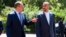 Министр иностранных дел России Сергей Лавров (слева) и министр иностранных дел Ирана Хоссейн Амир Абдоллахиан
