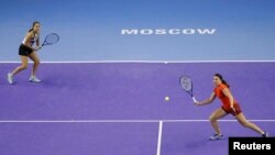 Водночас Жіноча тенісна асоціація (WTA) дозволяє росіянам і білорусам брати участь у турнірах в статусі нейтральних спортсменів. Ілюстративне фото 