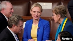 Виктория Спартц (в центре)