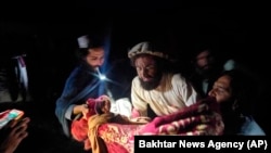 یکی از قربانیان زلزله شب گذشته در پکتیکا