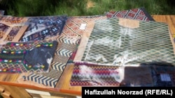 بازار فروش صنایع دستی در بسیاری از بخش های غور به شمول مرکز ولایت کم رنگ شده است