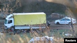 لاری که اجساد پناهجویان در آن یافت گردیده است 