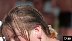 Британские матери требуют убрать с телеэкранов рекламу шипучки и снэков