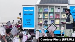 مطیع الله ویسا فعال آموزش - عکس از آرشیف