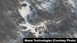 Բելառուսում տեղակայված S-400 համակարգերը, 4-ը փետրվարի, 2022թ․, արբանյակային լուսանկարը՝ Maxar Technologies-ի