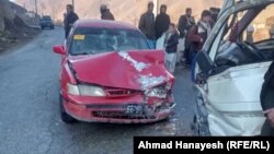 دو موتر در منطقه دنداب ولسوالی سیاگرد ولایت پروان تصادم کردند.