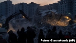 Түркия менен Сирия чектеш аймакта 6-февралда жер эки жолу катуу силкинип, күчү 7,5-7,8 баллга жеткен