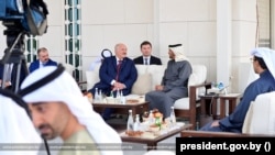 Лукашэнка і прэзыдэнт ААЭ, шэйх Мухамэд Бэн Заідам аль-Нахаян 