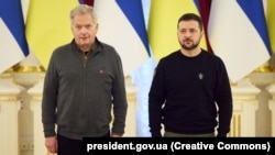 Саулі Нііністьо наголосив, що серед тих 10 країн ЄС, які мають танки Leopard, Фінляндія має унікальне становище - є членом Євросоюзу, але не НАТО