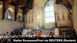 Владимир Зеленский выступает перед британскими парламентариями