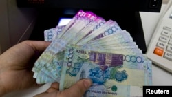 Казахстанская национальная валюта тенге. Иллюстративное фото