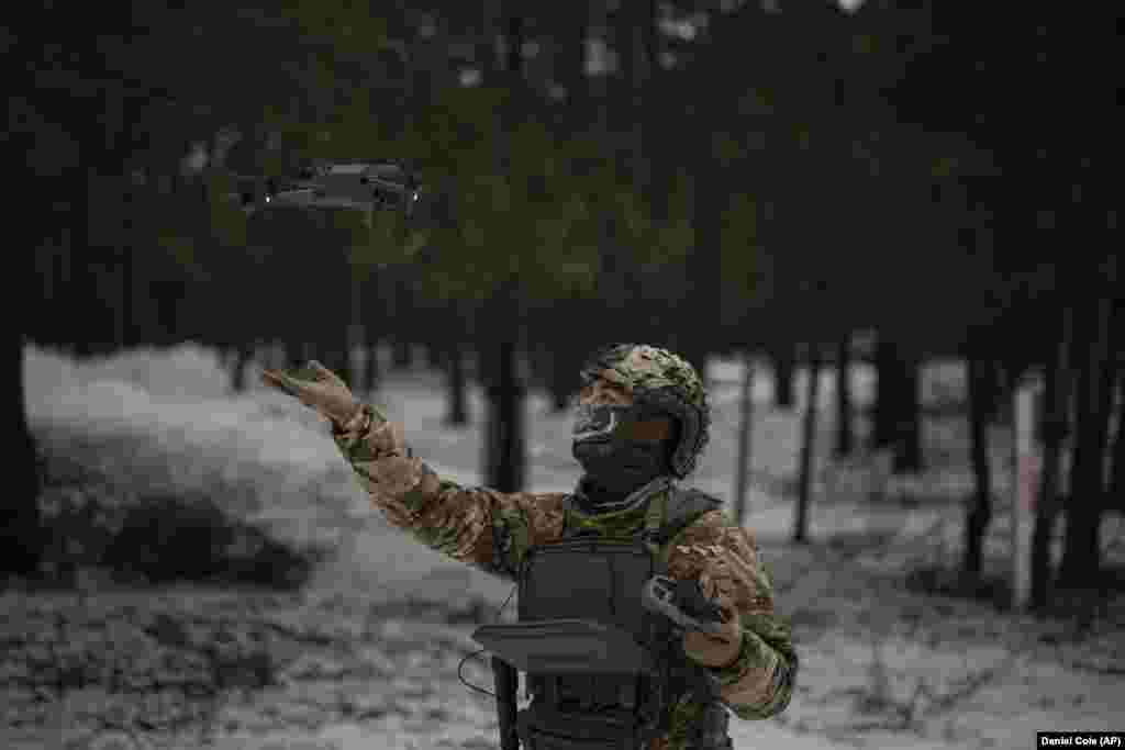 Наразі, розвідки західних країн не бачать нарощування Росією передумов для нового наступу на Київ з півночі. Проте, оборонці України не хочуть ризикувати: ведеться постійний моніторинг прикордоння.&nbsp;