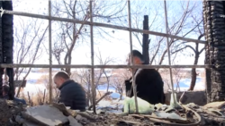 Զինվորական կացարանում հրդեհից զոհված զինվորների հարազատներն այցելել էին դեպքի վայր՝ մի շարք անպատասխան հարցերով
