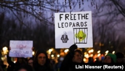 Берлин, 20 января, митинг с требованием к немецким властям передать Украине танки "Леопард-2"