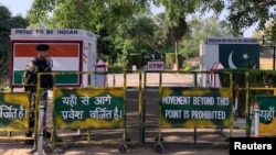 Индийский солдат на границе с Пакистаном недалеко от Джамму, 2 ноября 2022 года