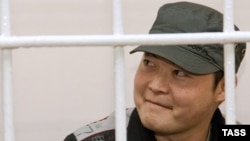 Санжар Бакиев сот залында. Бишкек, 2-ноябрь, 2010. 