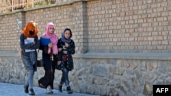 تصویر آرشیف: دختران دانش آموز پوهنتون کابل 