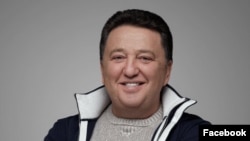 Майже 99 мільйонів гривень, задекларовані політиком, наразі є найбільшим подарунком у грошовій формі від родичів, які депутати показали за минулий рік