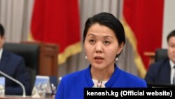 Атыр Абдрахматова.