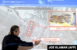 Голова МАГАТЕ Рафаел Ґроссі під час кризового брифінгу після обстрілу Запорізької АЕС. Штаб-квартира МАГАТЕ у Відні, 4 березня 2022 року